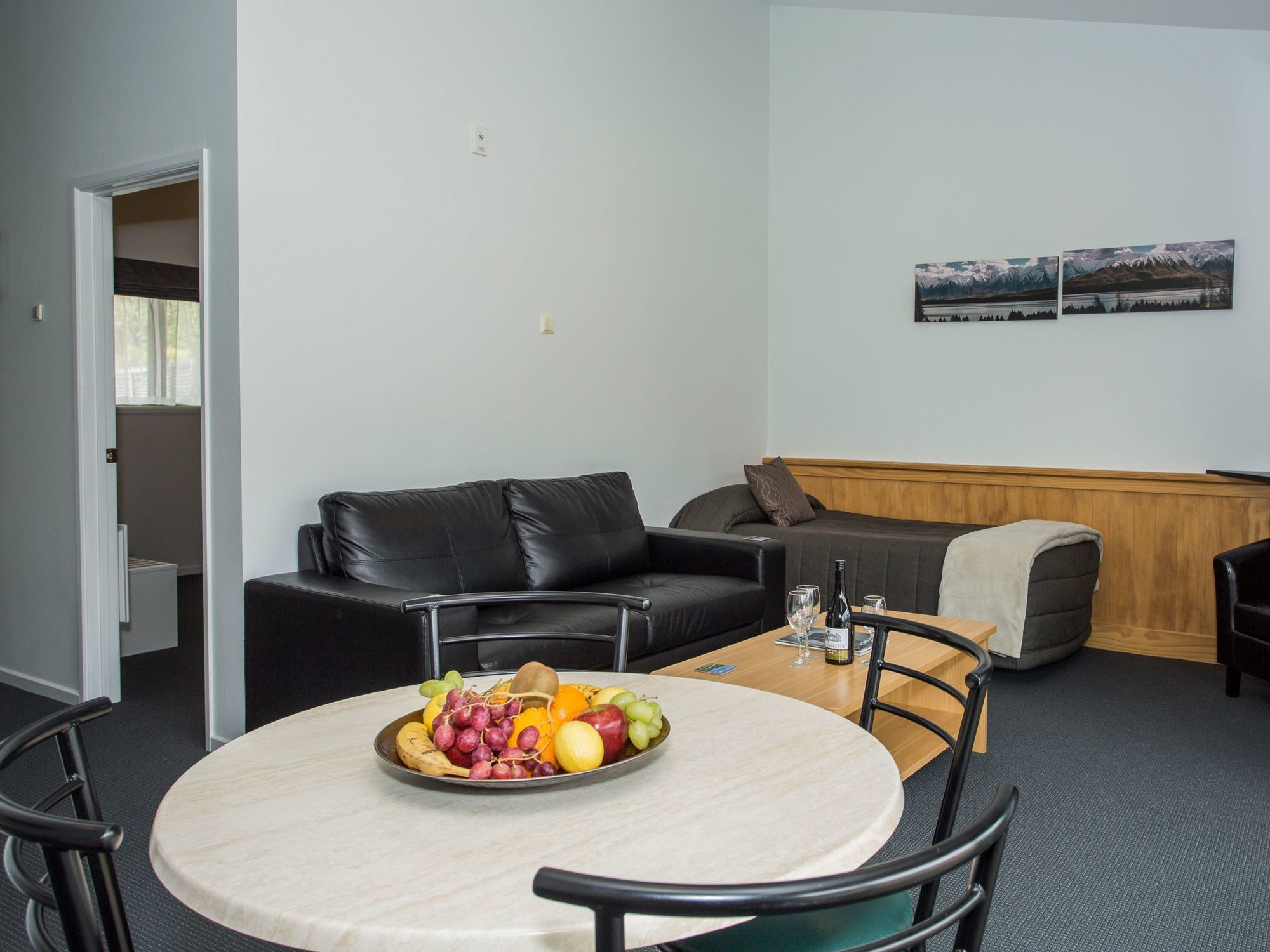 Фото Clearbrook Motels Wanaka