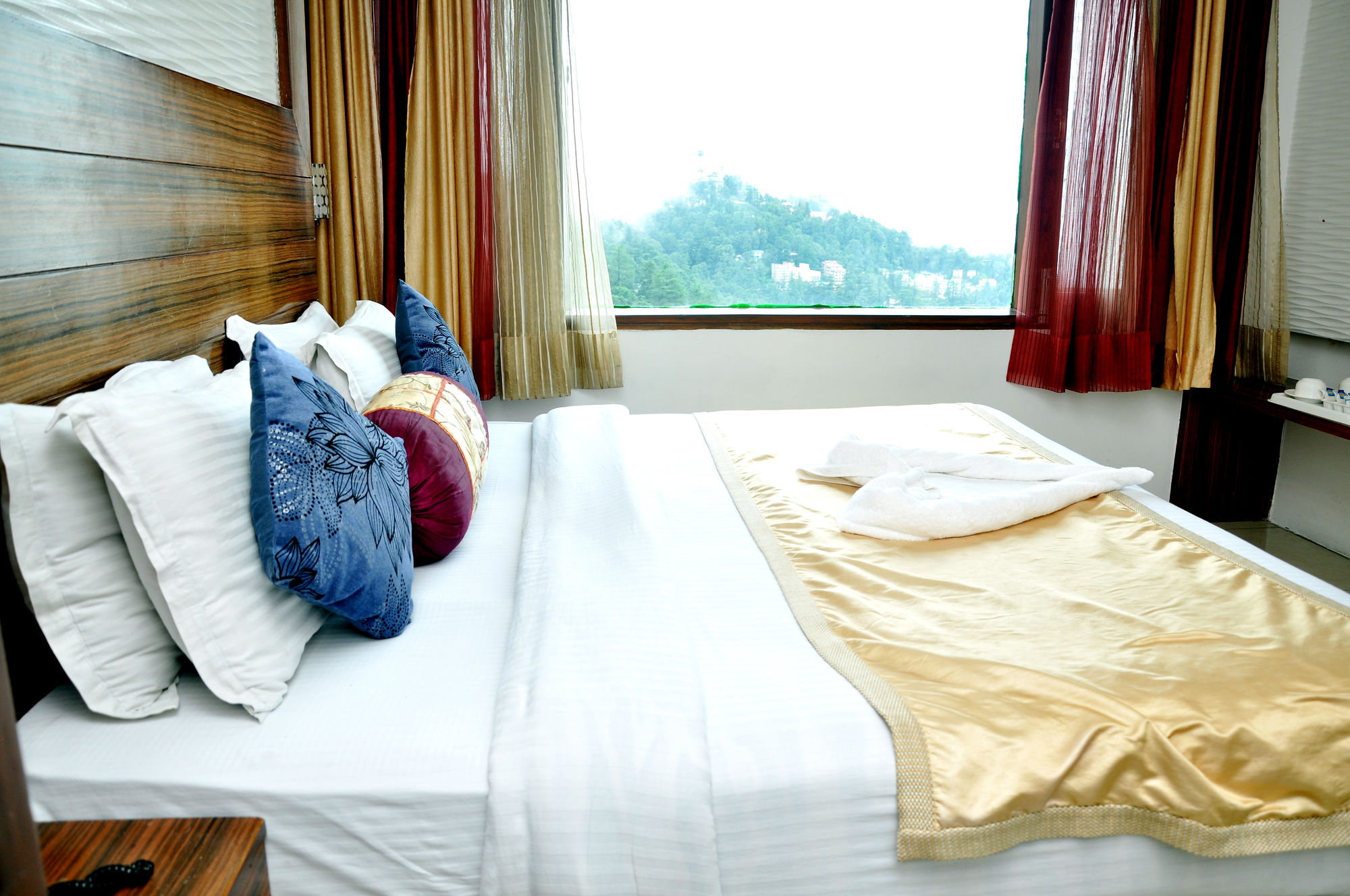 Фото Hotel Surya