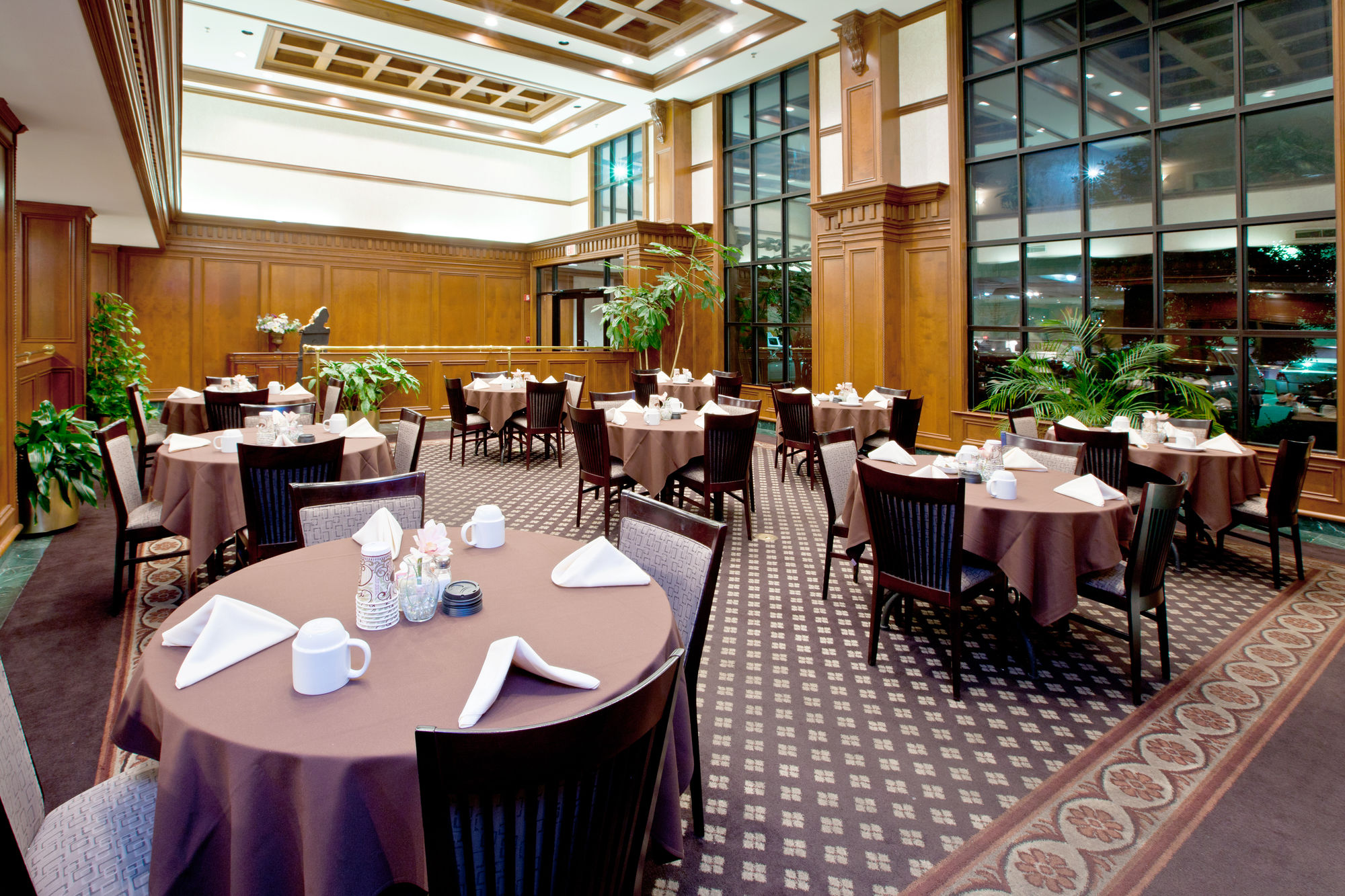 Фото Delta Hotels Huntington Downtown