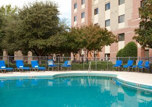 Гостиница Courtyard by Marriott Dallas Addison/Quorum Drive