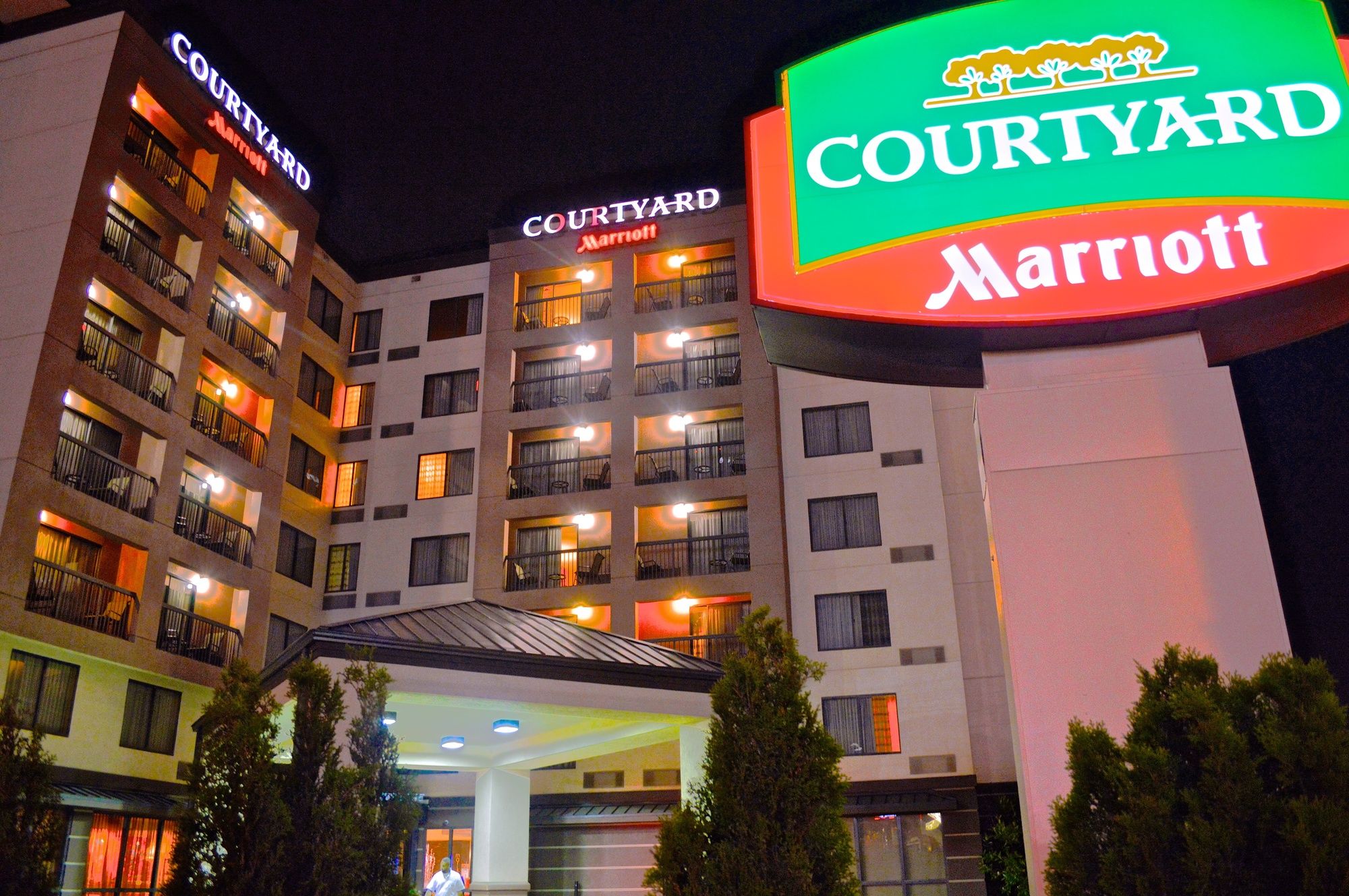 Фото Courtyard by Marriott Vanderbilt-West End