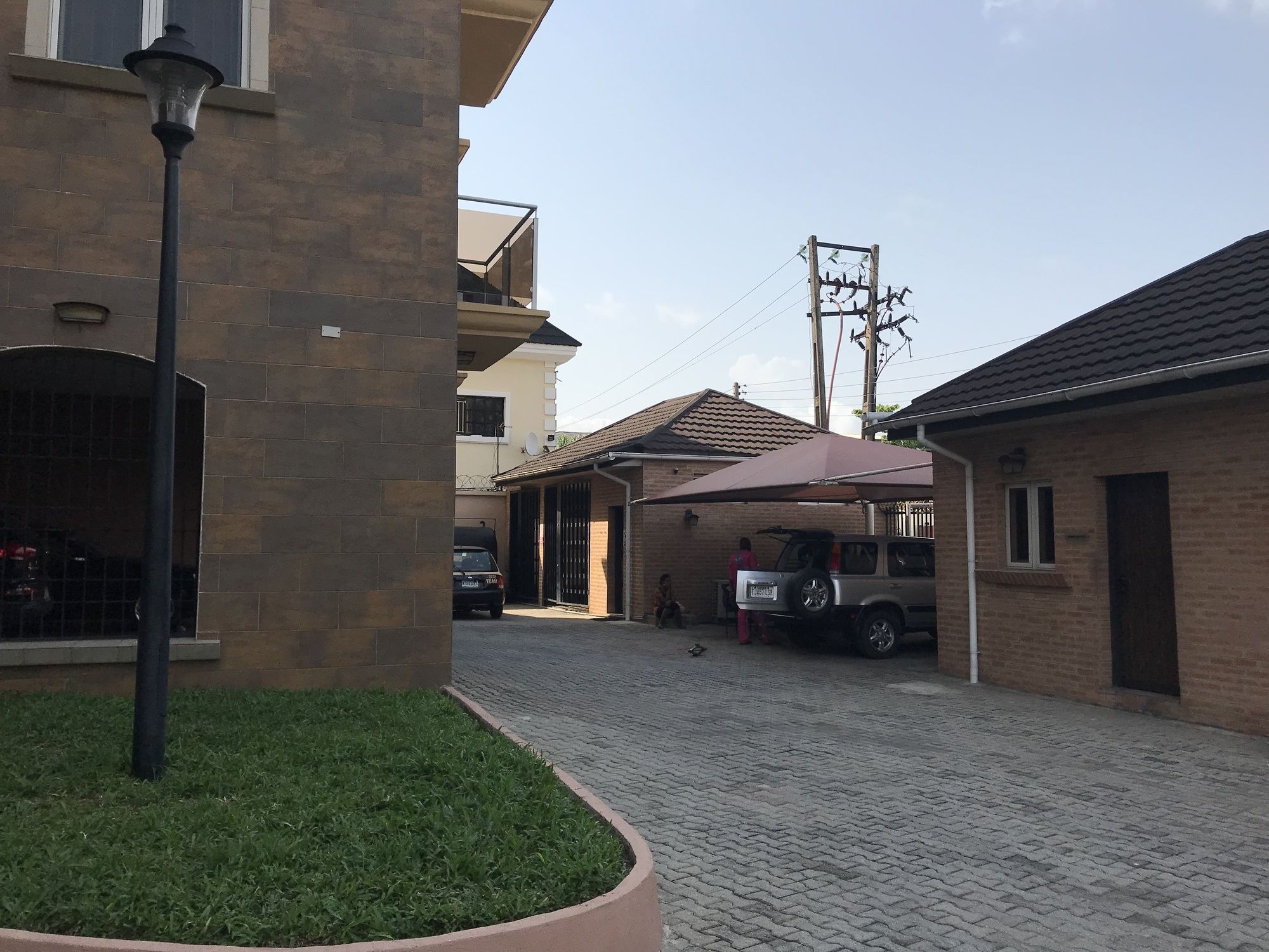 Фото Helena Court Apartments