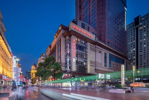 Гостиница Crowne Plaza Shanghai Nanjing Road в Шанхае