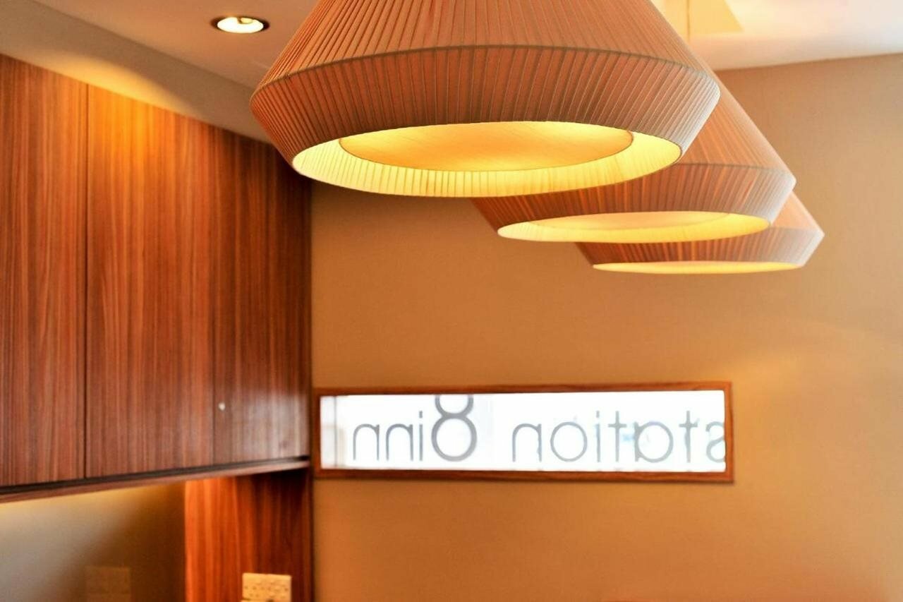 Фото Station Eight Inn