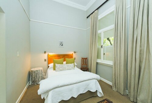 Гостиница Osborne House - Guest House в Претории