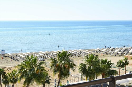 Гостиница Sun Hall Beach в Ларнаке