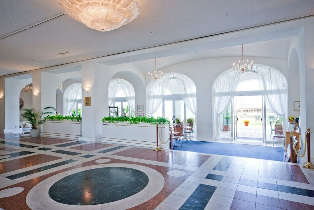 Фото Wakayama Marina City Hotel