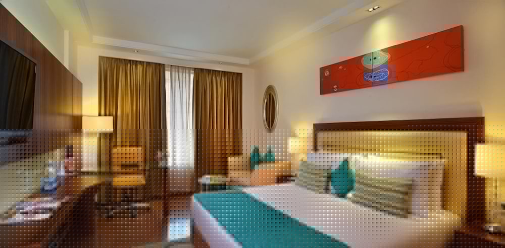 Фото Golden Tulip Lucknow