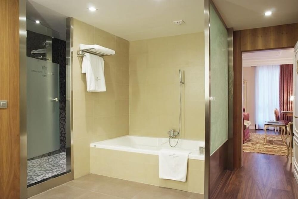 Фото Gran Hotel La Perla