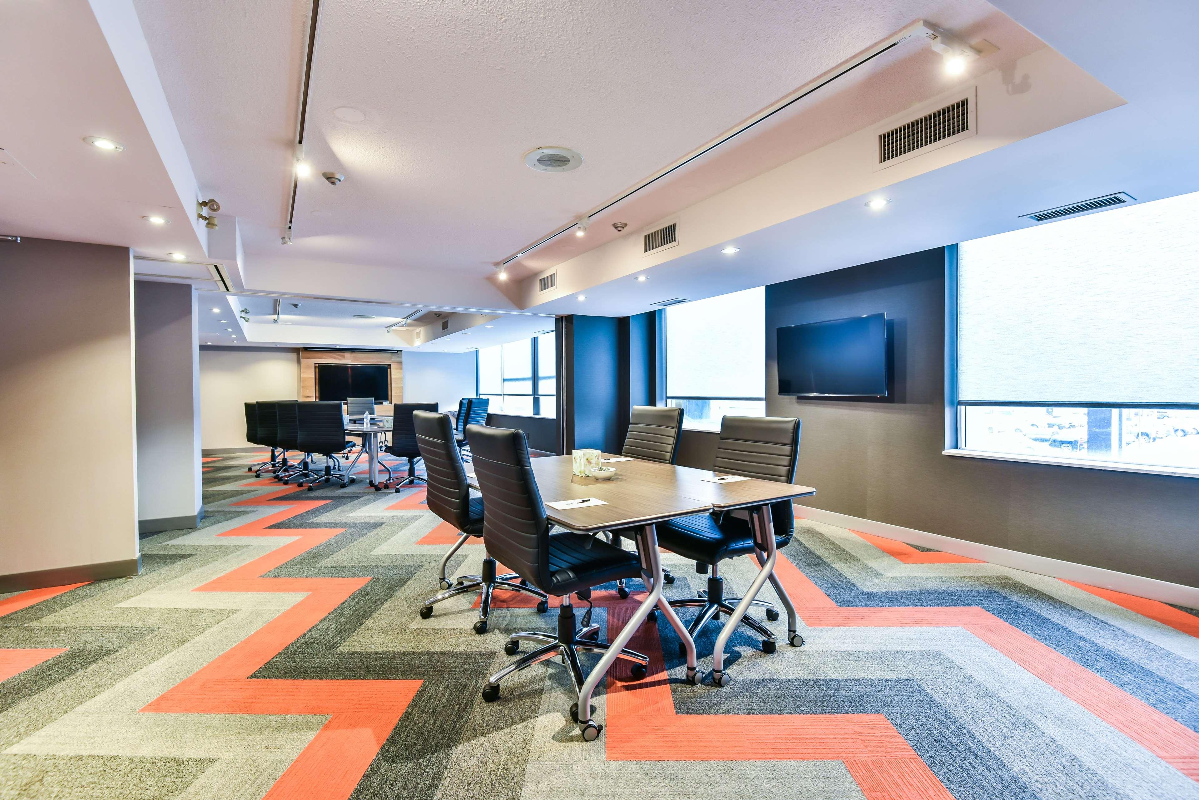 Фото Radisson Suite Hotel - Toronto Airport