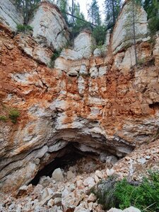 Golubinsky Proval Cave (Archangel Region, Pinezhskiy munitsipalny okrug, munitsipalnoye obrazovaniye Pinezhskoye), landmark, attraction