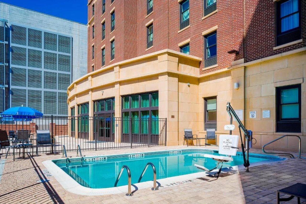 Фото Fairfield Inn & Suites Savannah Downtown/Historic District