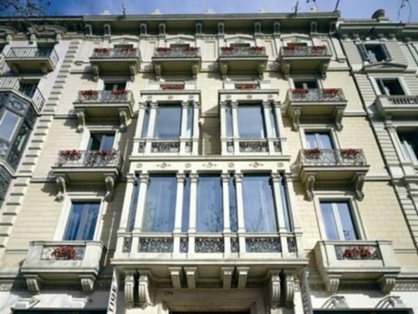 Фото Sixtytwo Hotel