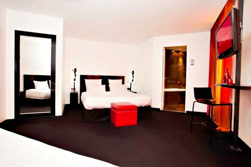 Гостиница Hôtel Le Chat Noir в Париже