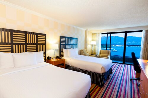 Гостиница Pinnacle Hotel Vancouver Harbourfront в Ванкувере