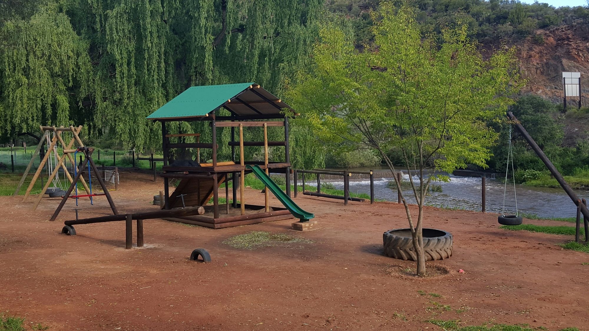 Фото Old Mill Lodge, Working Ostrich Farm & Restaurant, Oudtshoorn