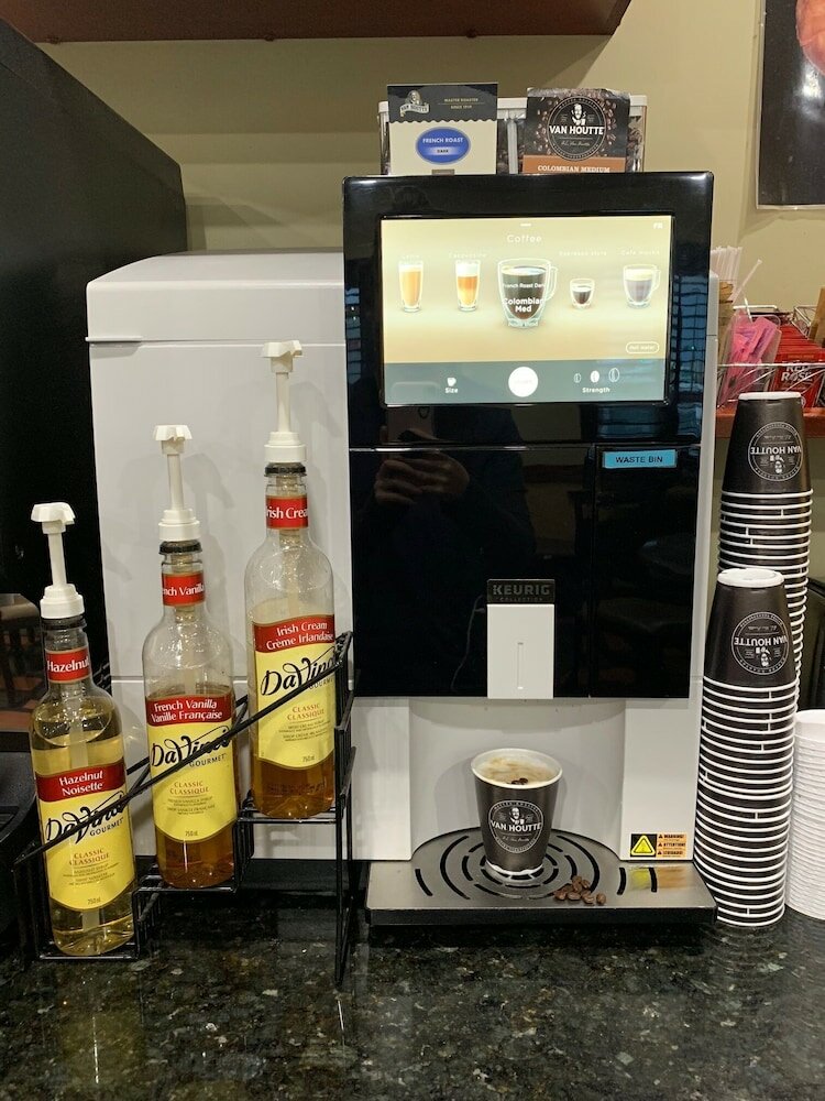 Фото Foxwood Inn & Suites