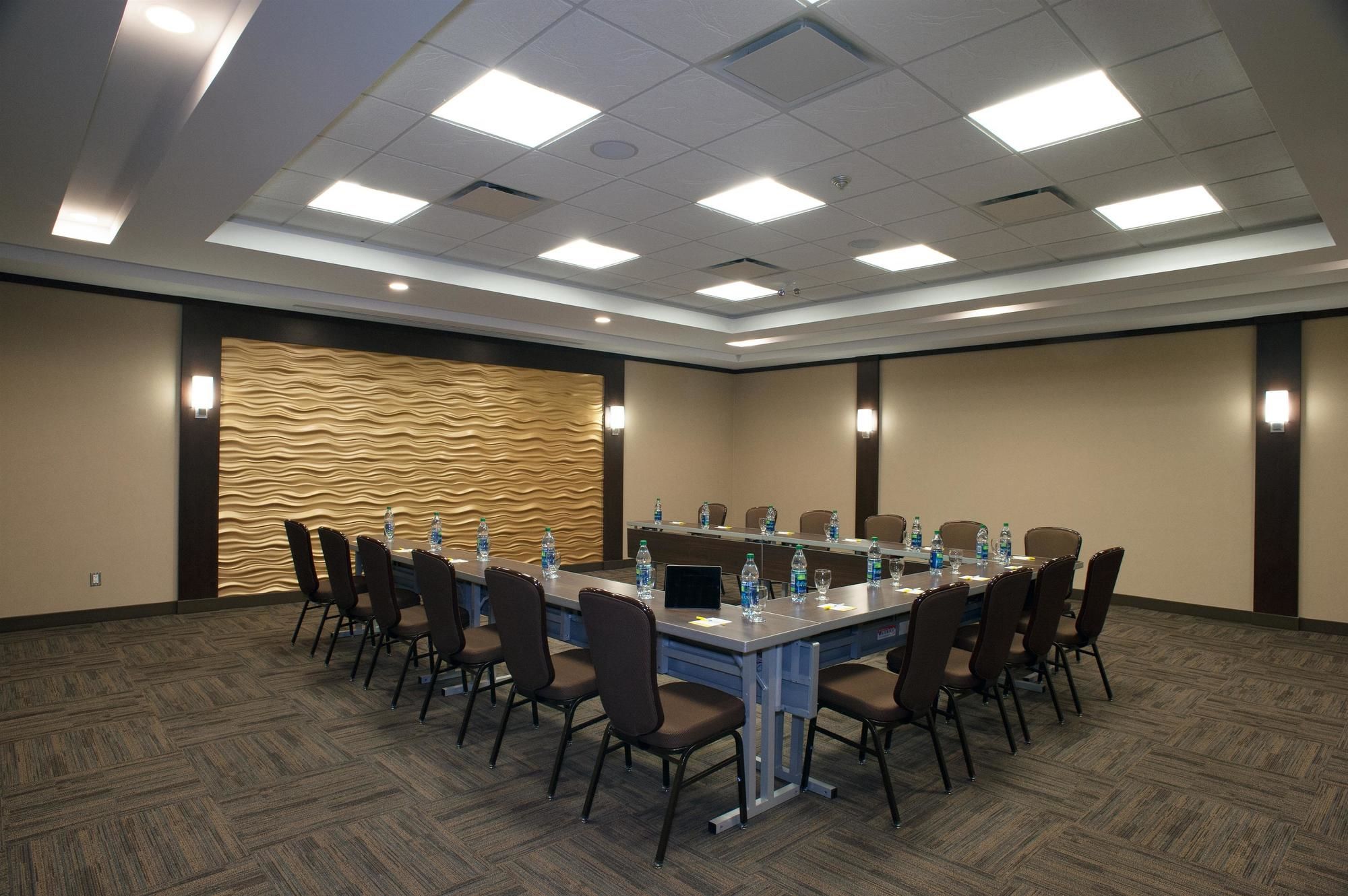 Фото Best Western Plus Edmonton Airport Hotel