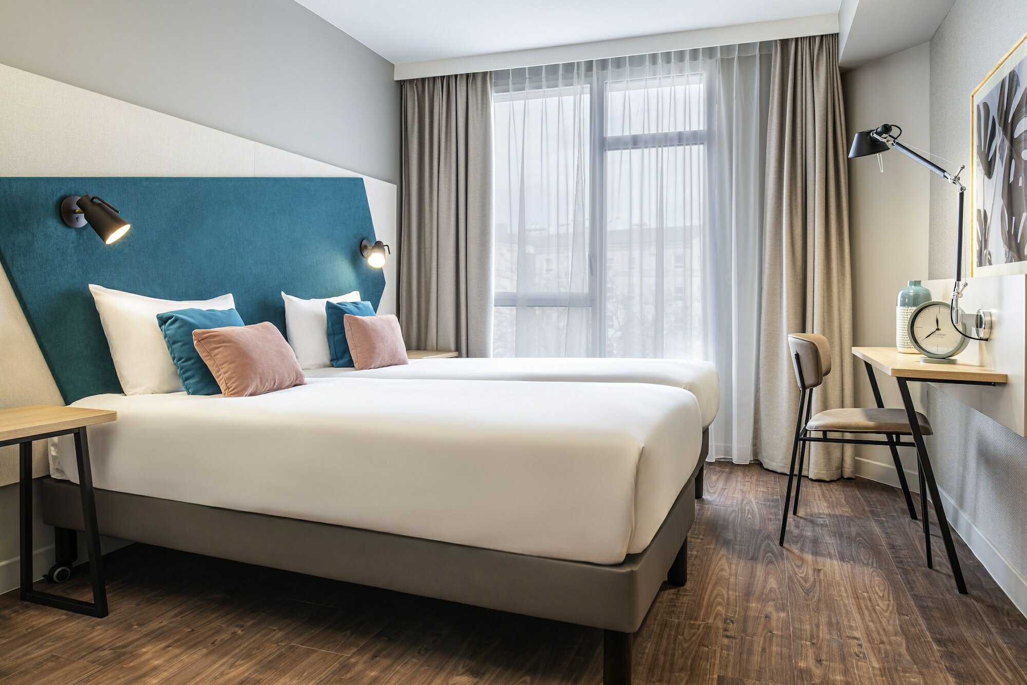 Фото Aparthotel Adagio London Brentford