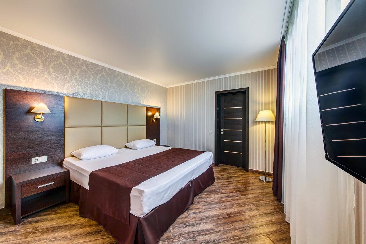 Фото Азария