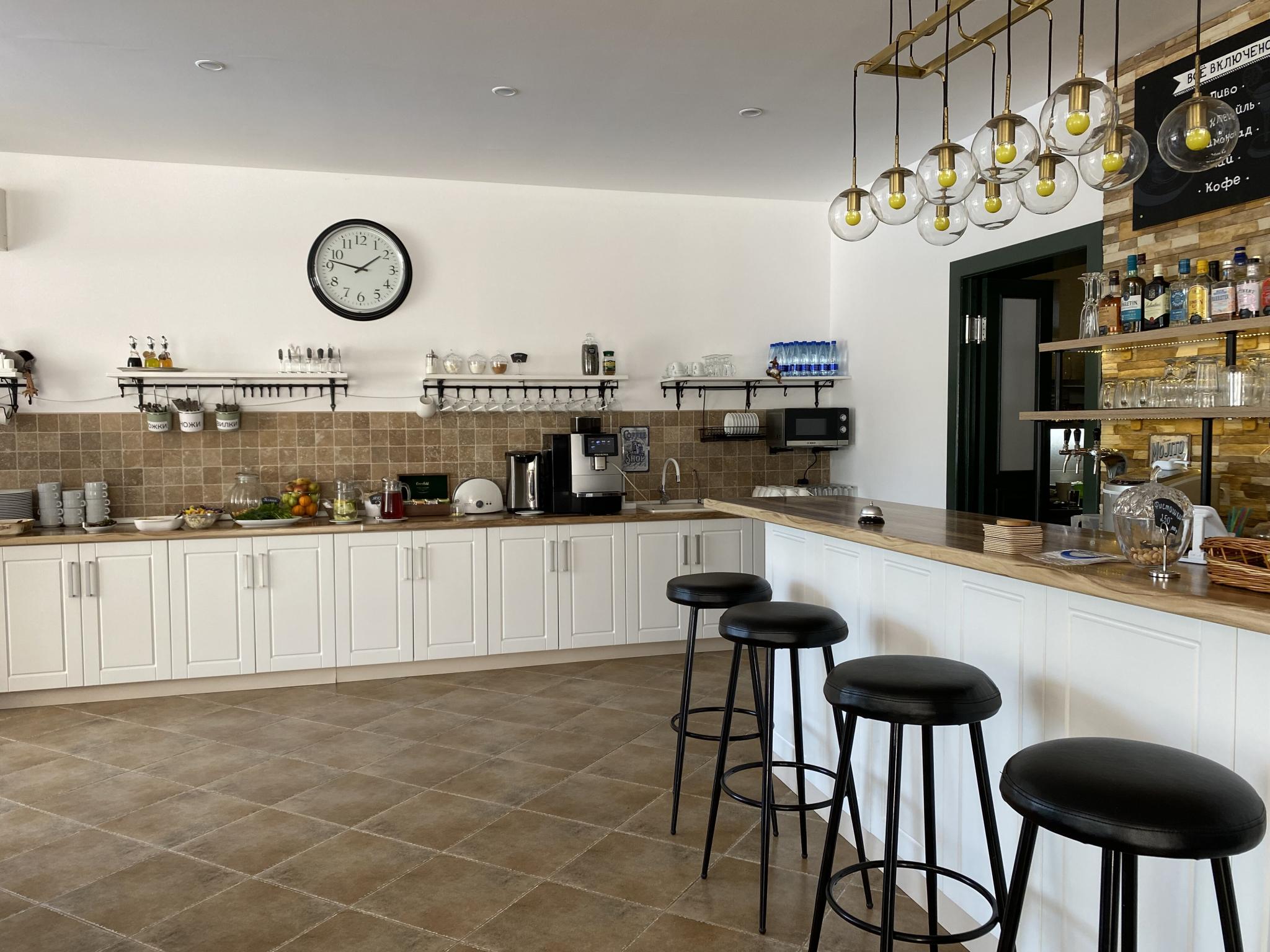 Фото Кромвель Вайт