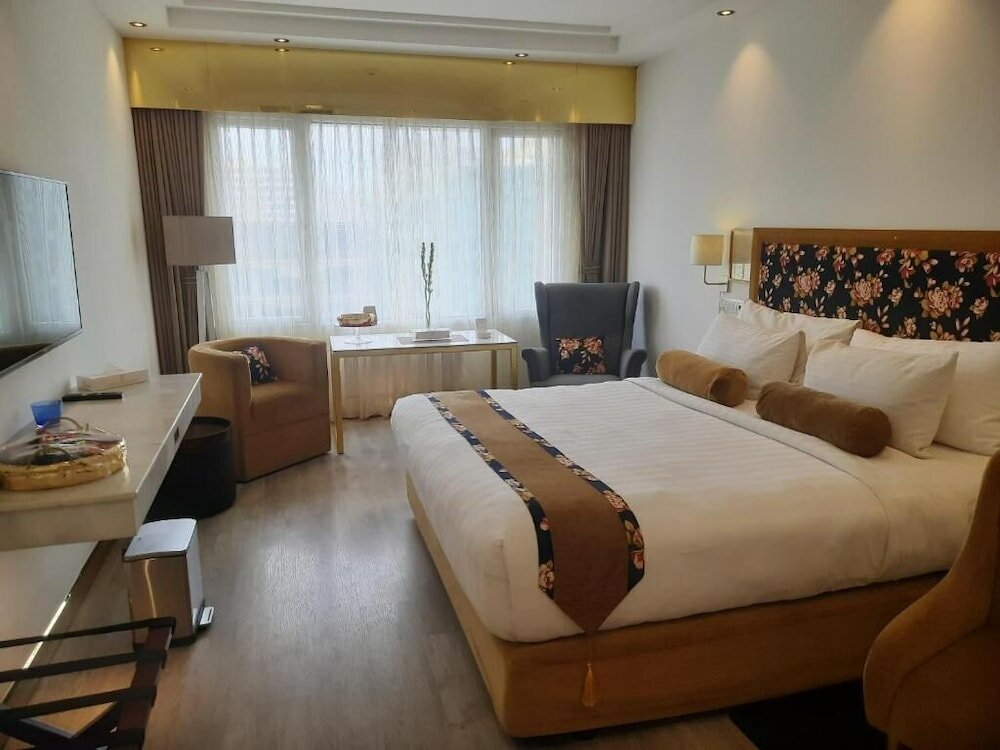 Фото Hotel Razmoni Isha Kha International