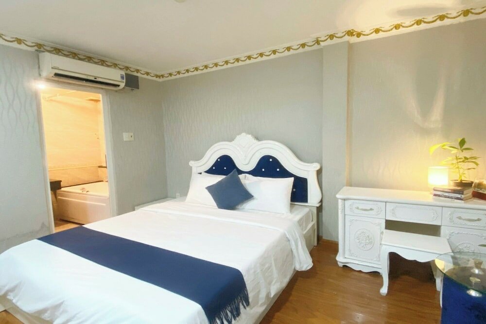 Фото Crowne Bui Vien Hotel