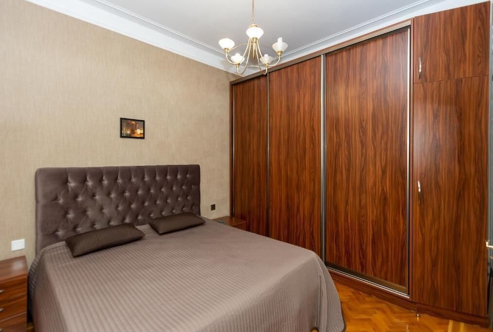 Фото Luxury Apartment with Flame Tower View