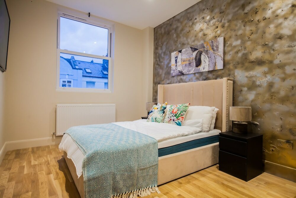 Фото Luxury Fulham 3 bedroom Garden House