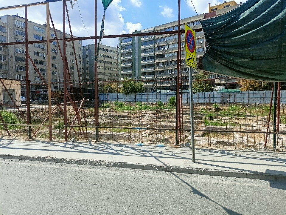 Construction equipment and machinery Dafia, Izmir, photo