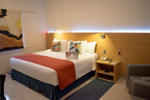 Гостиница Hit Hoteles Aeropuerto Puebla