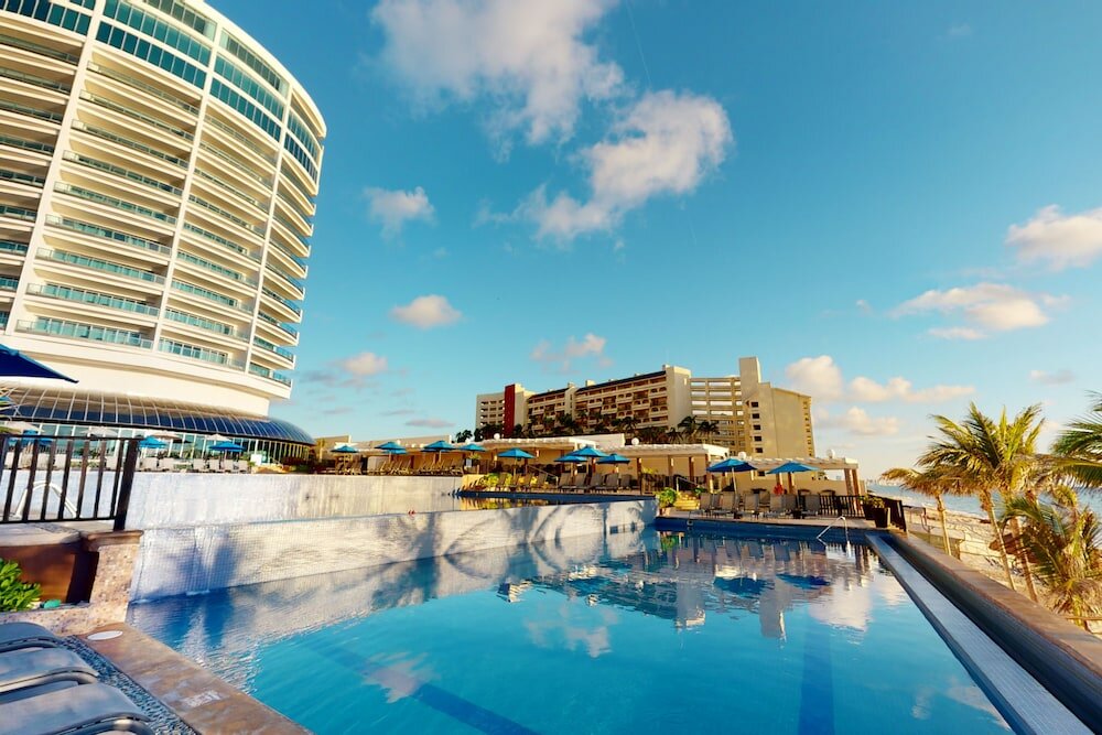 Фото Seadust Cancun Family Resort