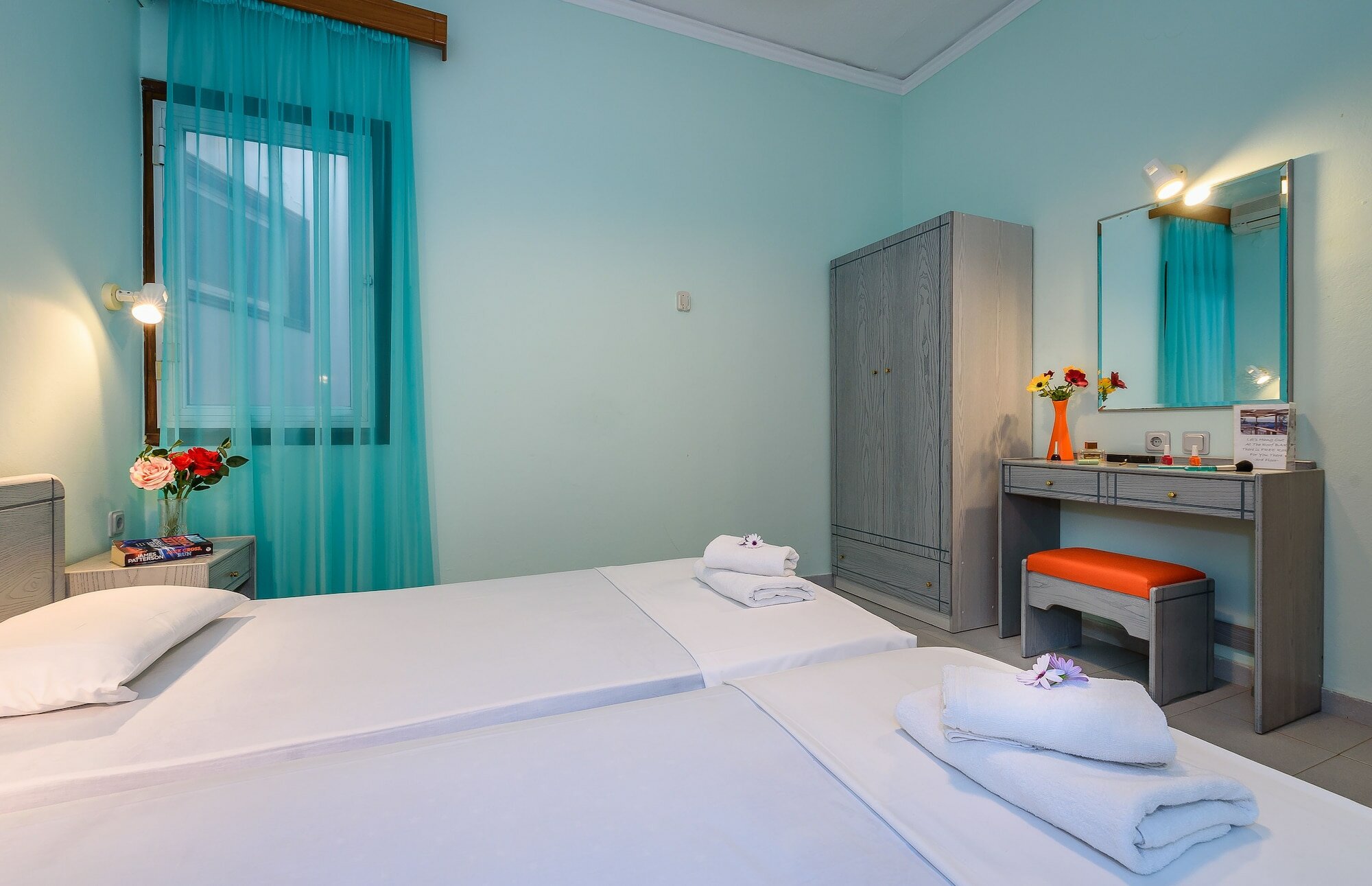 Фото Louladakis Apartments