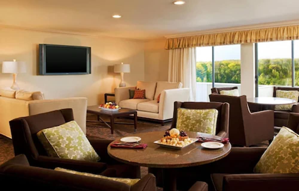 Фото Radisson Hotel Hauppauge-Long Island