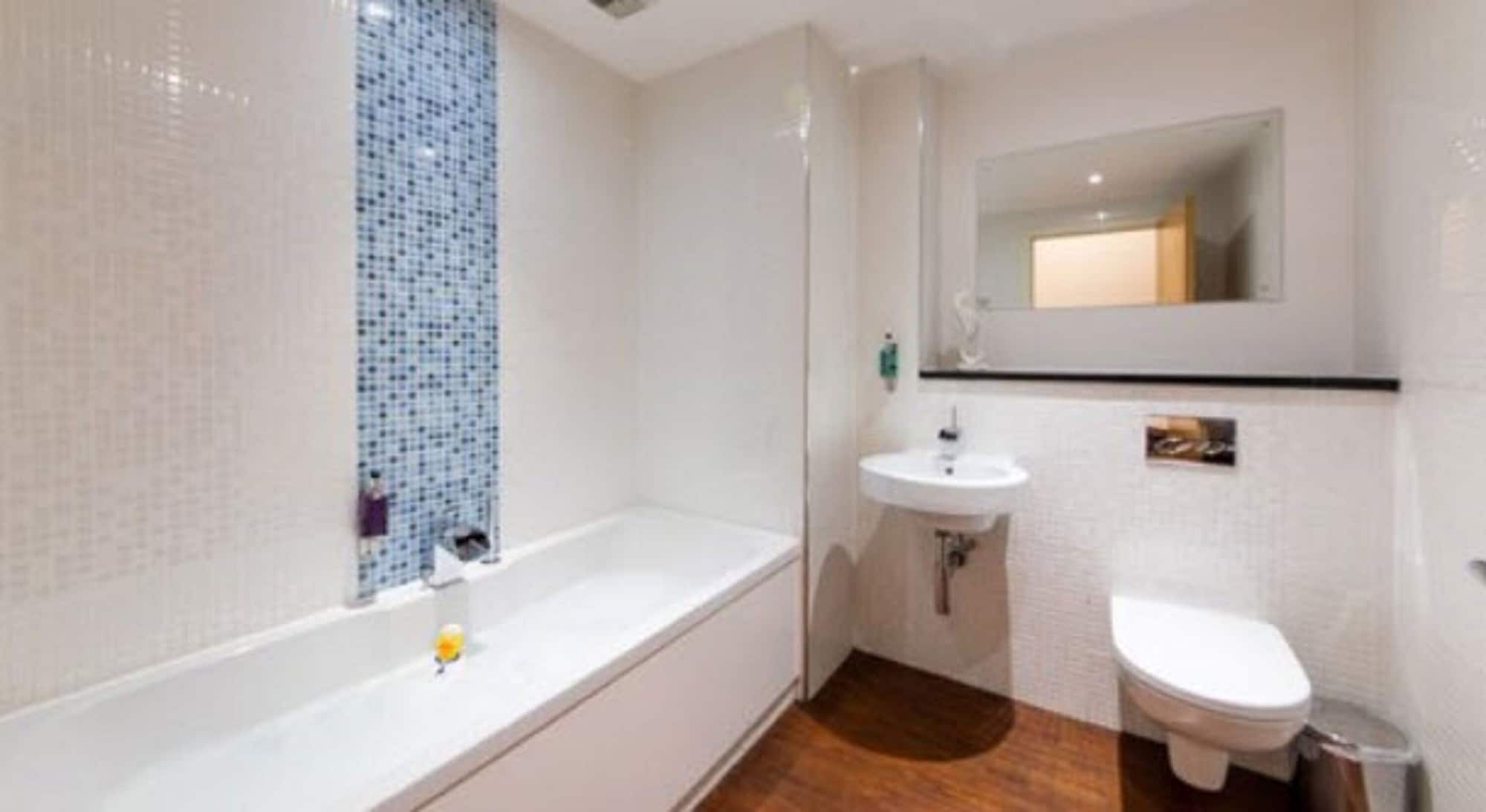 Фото The Spires Serviced Apartments Glasgow