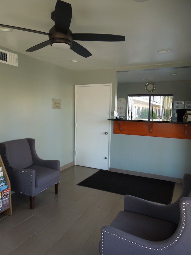 Фото National Inn Garden Grove