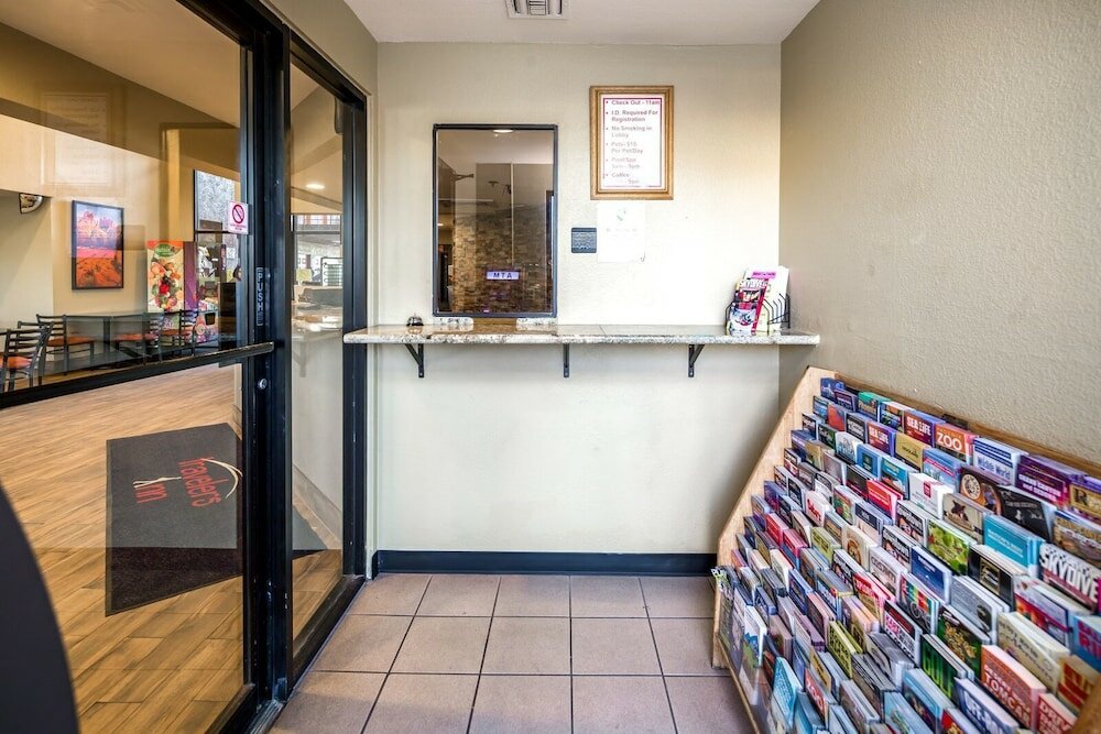 Фото Travelers Inn