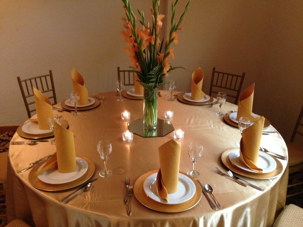 Фото Mcm Eleganté Hotel & Conference Center Beaumont