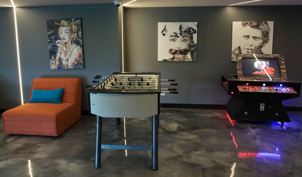 Фото Studio 8 Residences - Adults Only