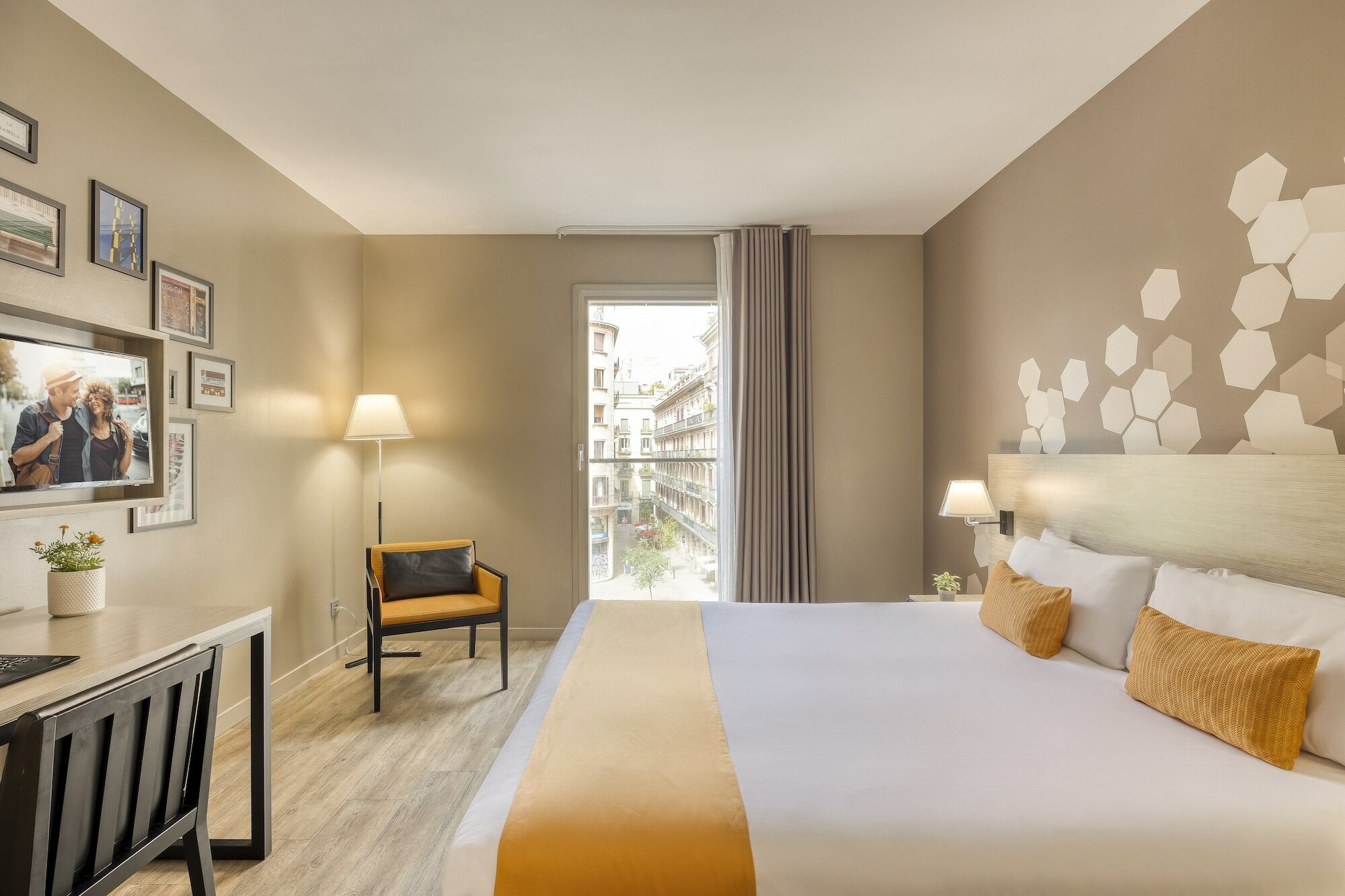 Фото Citadines Ramblas Barcelona
