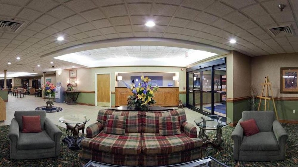 Фото Holiday Inn Express Plymouth, an Ihg Hotel