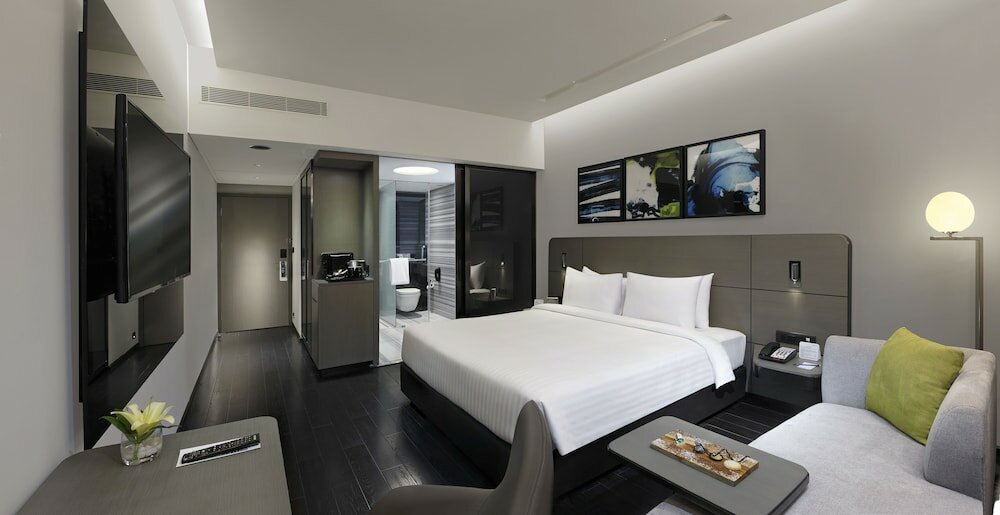 Фото Novotel Chennai Chamiers Road Hotel