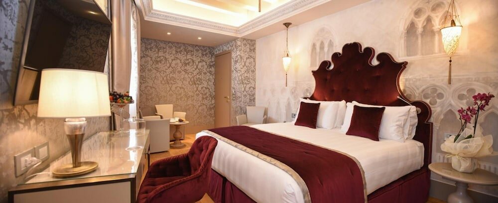 Фото Santa Croce Boutique Hotel