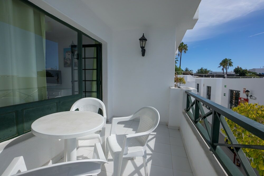 Фото Apartamentos La Moraña