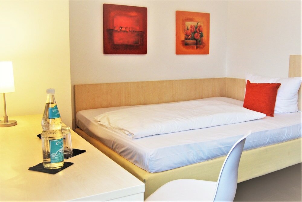 Фото Airport Hotel Dürscheidt