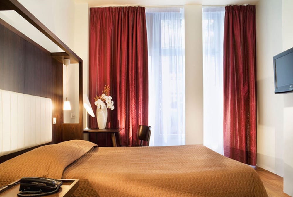 Фото Avalon Appart'Hotel Paris Gare du Nord
