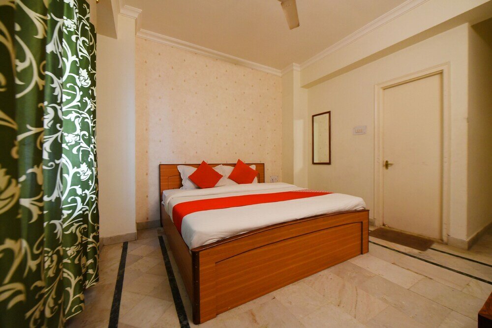 Фото Oyo 22915 C M Regency