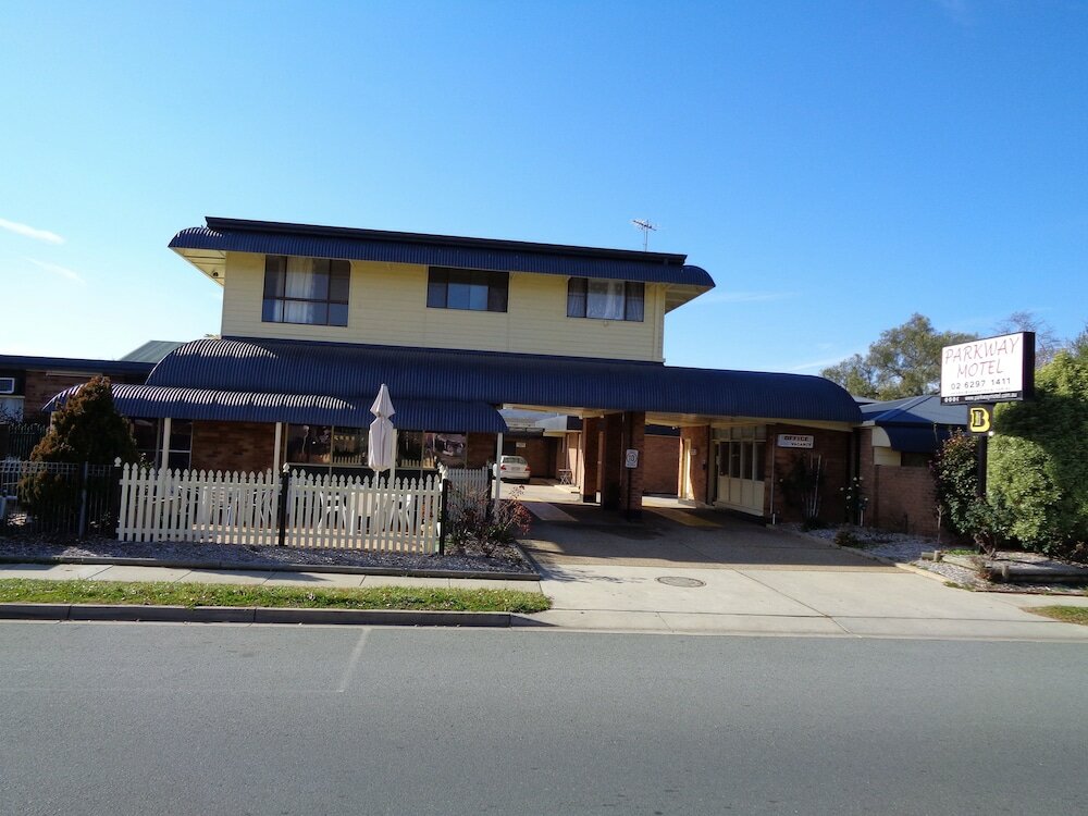 Фото Parkway Motel