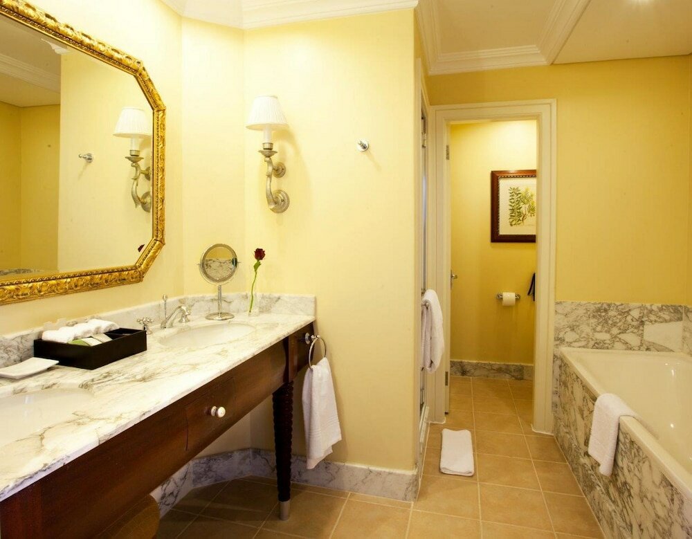 Фото The Table Bay