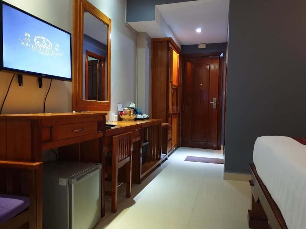 Фото Aristocrat Residence & Hotel